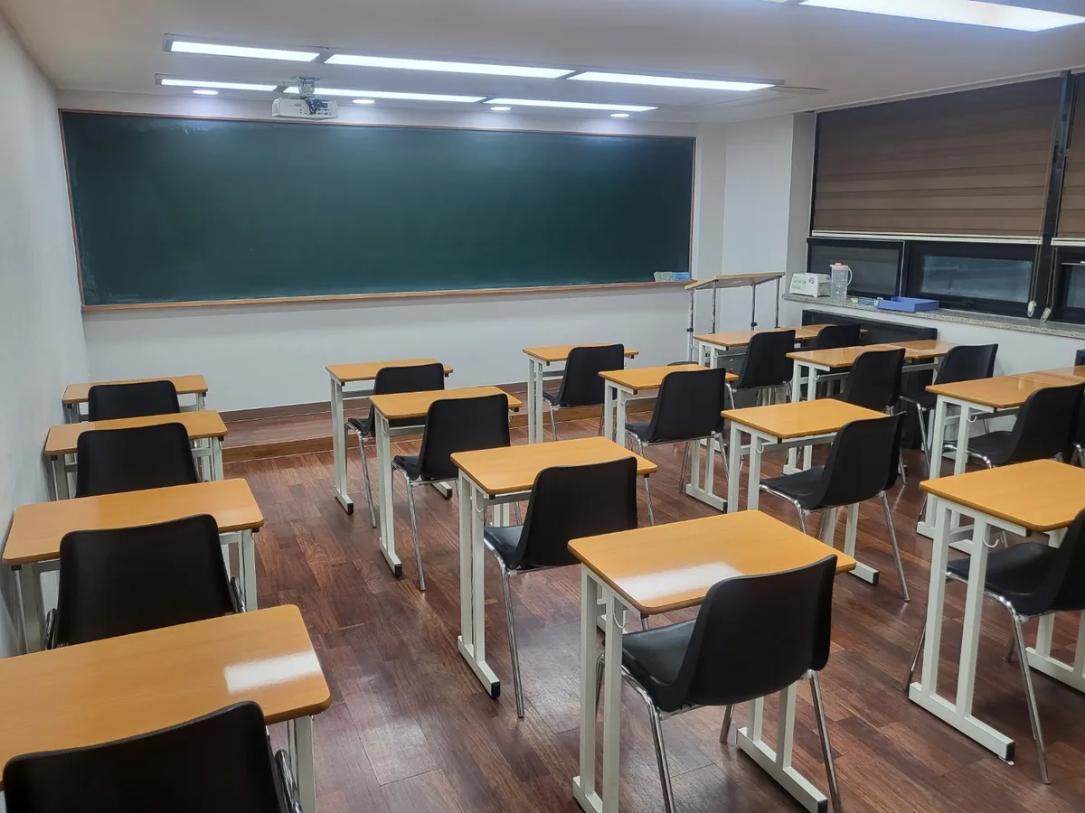 대덕구 법동 어린이집 과학실 장비 주변 정밀 위생청소 사례 - 행진크린